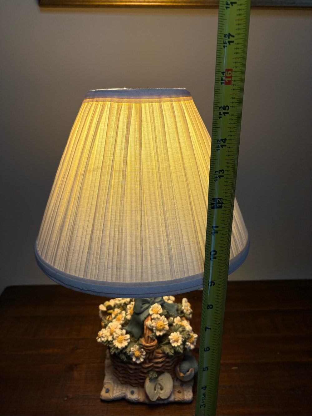 Figi Graphics Table Lamp Daisy Basket / Bird - Picture 10 of 13